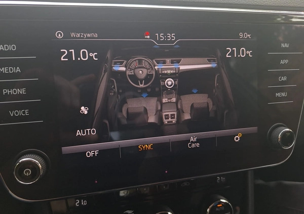 Skoda Superb cena 59900 przebieg: 220000, rok produkcji 2018 z Toruń małe 497